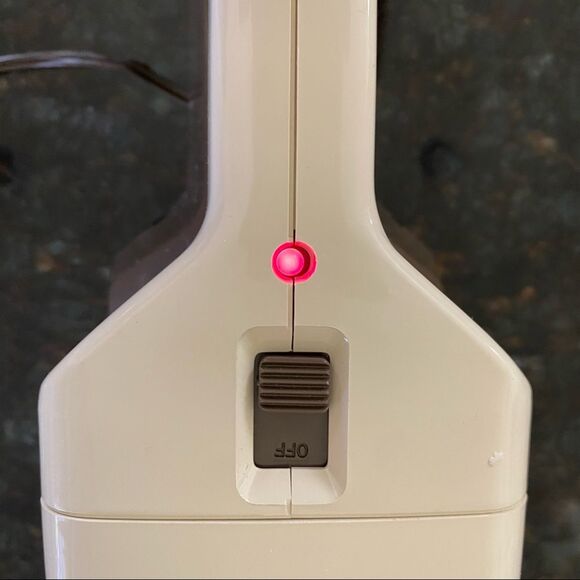 Black and Decker SPOTLITER, Electric, Rechargeable Flashlight, Wall Mount Offer? - Picture 2 of 8